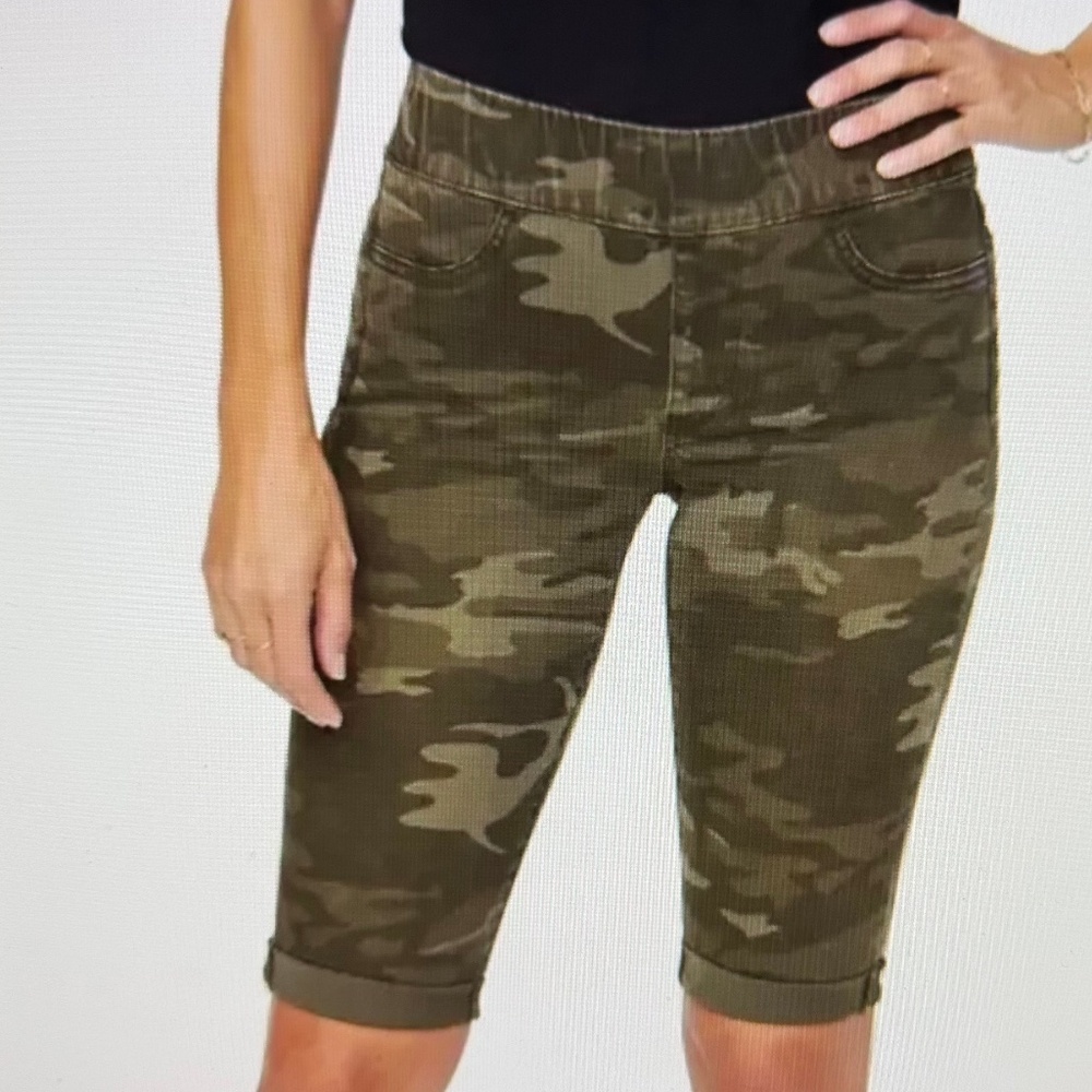 NYDJ Pull On Shorts 13" NWT